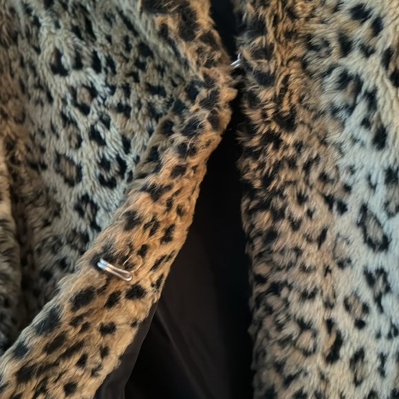 Kate Moss Inspired Faux Fur Leopard Coat - Picture 4 of 6